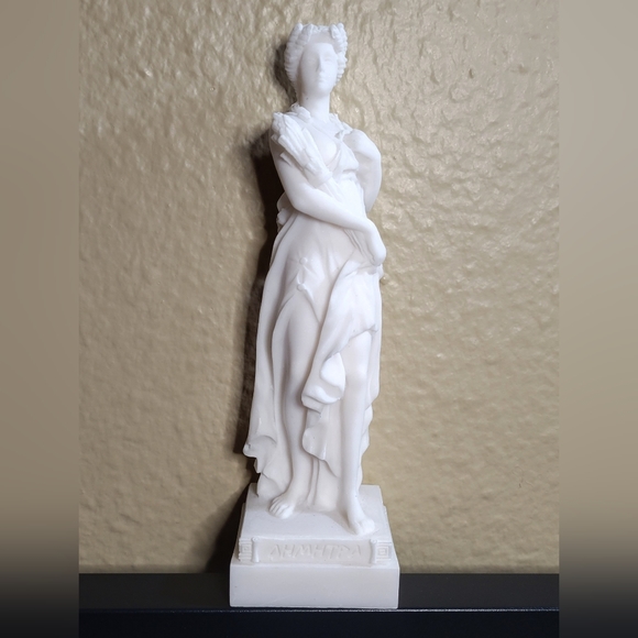 Maska Statues Other - Demeter Alabaster Handmade Statue from Greece Goddess of Agriculture, Harvest